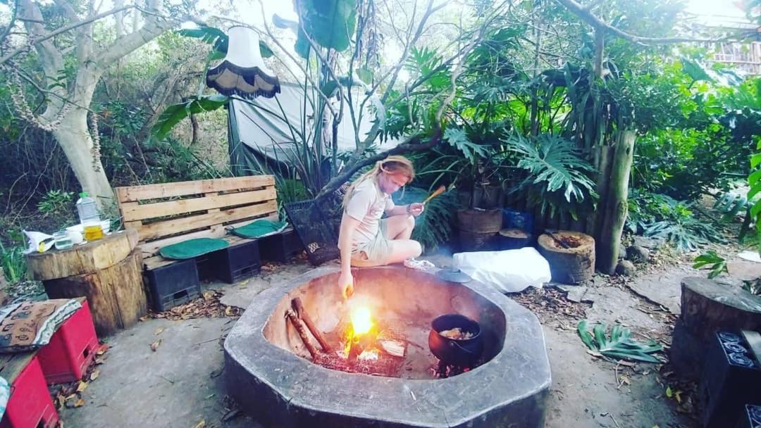 In The Green Backpackers Morgans Bay Exterior foto